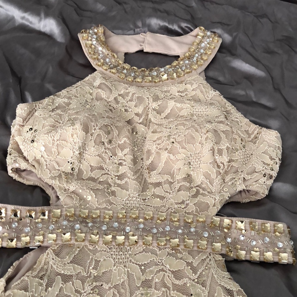Dress - Picture 2 of 4